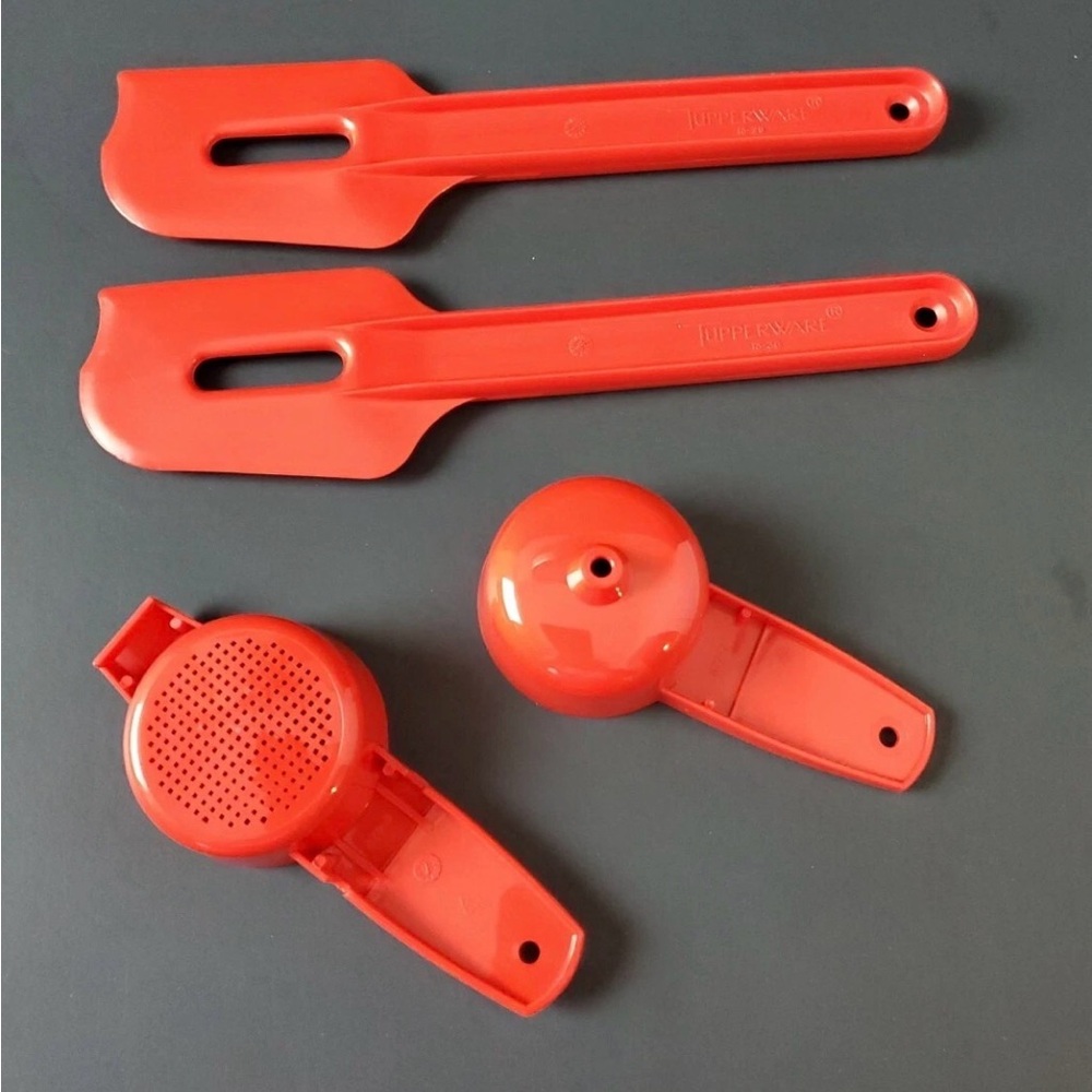 Tupperware Paddle Scraper Gadget Spatula with mini funnel and swifter red